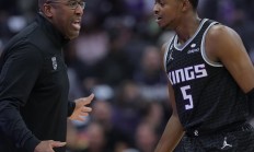 B体育链接-关于步行者惜败太阳，遭遇三连败的信息