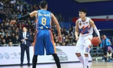 B体育亚洲官网-黑龙江男篮豪取胜利，领跑积分榜