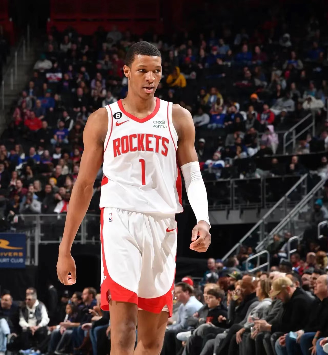 活塞球员因违规行为遭停赛，球队管理层发表态度坚决声明的简单介绍