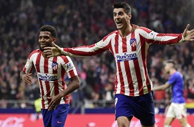 包含格拉纳达客场逼平对手，保持不败纪录的词条