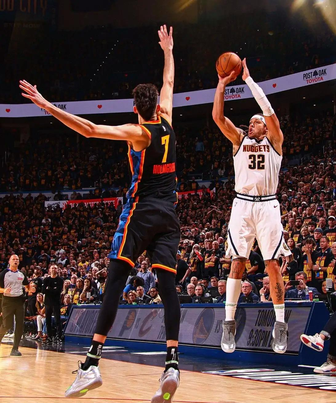 爵士客场绝杀黄蜂，登西部第一